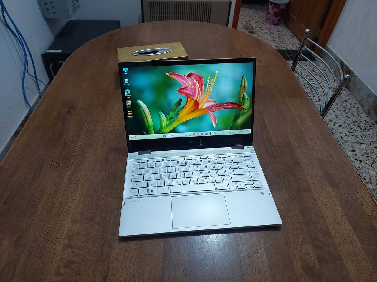 السلام عليكم .. لابتوب لمس TOUCH قلاب 360 درجة ماركة hp ... شاشة دقة FULL HD 1080 نوع IPS الوان طبيعيةحجم 14....معالج قوي   كور اي  5  جيل 11 ..... رام حجم  8  كيكا تردد3200   ...هارد نوع SSD M2 السريع كيكا .....كرت شاشة نوع  IRIS حجم 4 كيكا...كيبورد ضوئي ثلجي درجتين  ...اللابتوب سوبر سلم وشحنة فوق الممتاز  ملائم للبرامج الهندسية  والبرامج والدراسة والاعمال وغيرها مكانه بغداد السعر  $250  للاستفسار الاتصال *********** او *********** (واتس)
