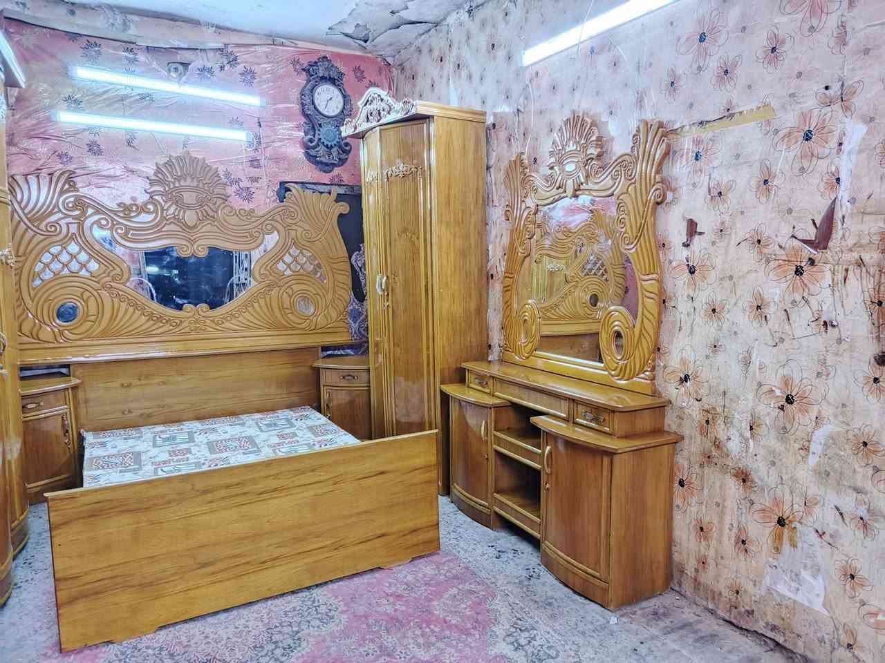 غرفه اخشاب ست ابواب ملحق للبيع السعر 700صاج الزاويه كنتوريه موديل حديث الدنك زان موديل مقوس العنوان بغداد وكو توصيل انتصال ***********متواجد وتساب
