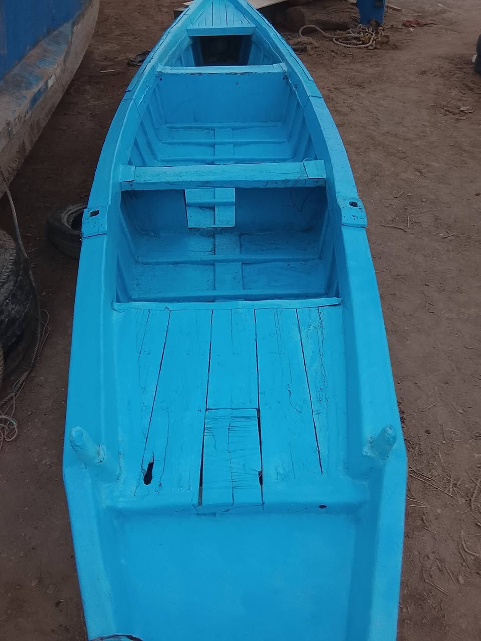 السلام عليكم بلم فاوي للبيع طول 7متر وعرض متر وعشرة ارتفاع من النص 50سم المكان بصرة ابو الخصيب 
السعر 550
الرقم ***********
