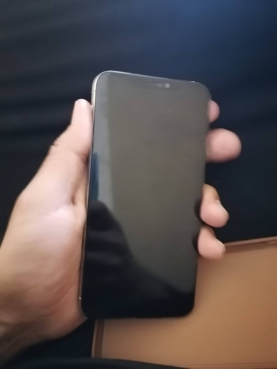 ايفون 11برو ماكس
ذاكره64
بطاريه 79
مستبدل شاشه فيس ايدي متوقف 
ناسي رمز ايكلود يعني ما اكدر افرمته تكدر تستخدمه كلش طبيعي وتكدر تزيل الايكلود وديته لمصلح كال يكلف 30 
للمراوس شعندك تلفون دز خاص ونتفاعم
مكان بلدروز 
اعتذر عل اطاله اقره تفاصيل وتعال خاص 
***********
