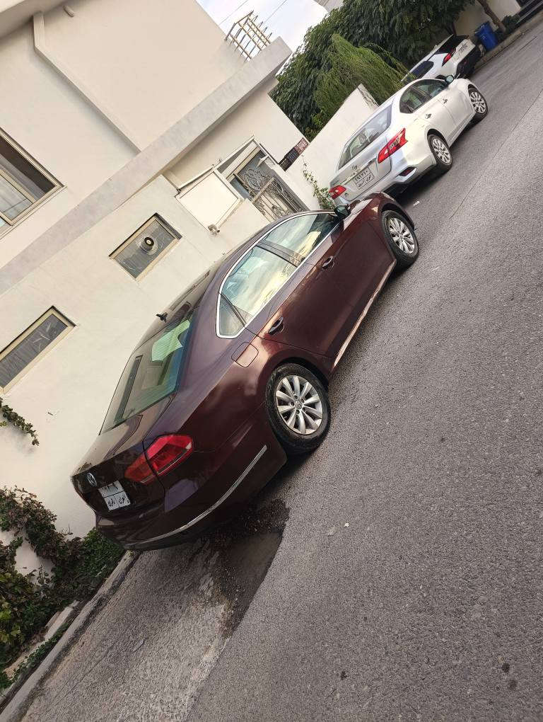 خوار هەموو بازار سعر تەنها 107 ورقە 
پاسات 2015 خلیجی پێنج پستون 2.5
گێر و مکینە کارەبای و هەموو گیانی بەشەرت
سیارەکە دینار مەسرەفی تێدا نیە چوار تایە نوێ یە تحویلی بەشەرتە 2 ورقە غرامەی لەسەرە لە سعر دێتە خوار .. سەیارەکە 6 پاڕچەی بویاغە چەمپێکی دواوەی هەیە هەردوو جاملوغی پشتەوەی معجونە باقی چوار پارچەکەی تر تەنها بویاغە پێشی کەپسە شانسی بەطانە ناو حەوز بەشەرت لێدرانی نەبێت .. 
من لە دهوکم مشتری بی لە خزمەتدام *********** دهوك, العراق
