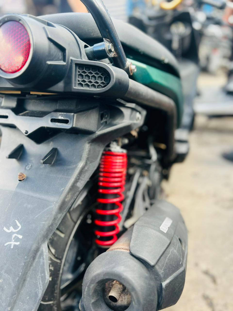 للبيع  سكنس جبلي 
سعر مليون وخمسي 
بيه مجال
مكاني حي نصر 
 0774 103 4303
