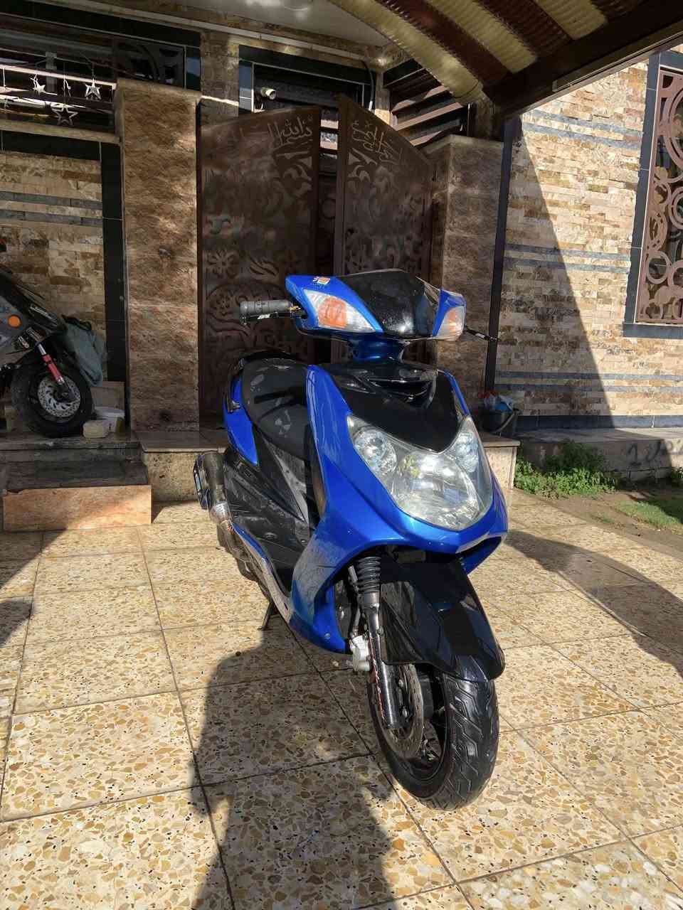 سلام عليكم 
دراجه سكنس كابريتر 
دراجه خير من الله شلعه ومعدل 
كفاله عامه  
تخم كلاجات رياضي Koso 
يدات رياضي spl
سلف ترجيه برتقالي رياضي 
قطره دهن قطره اكسل رياضي 
تخم تايرات جلاتين 
 السعر :950 وبيه مجال رقم الهاتف ***********
ملاحضه : مراوس عادي حسب القناعه
