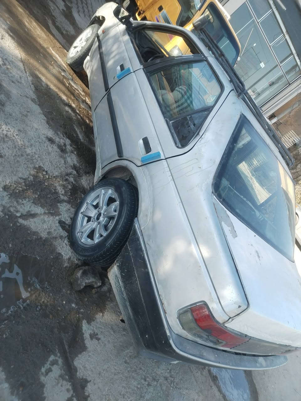 بيجو روه 2010 للبيع مكينه وكير شواصي كهربائية تخم تاير دواخل راعي موجود اي وقت مداور سعره 19 بيه مجال عليهه غرامه ميه تنزل من سعره وخادم للطيبين نجف حي السلام ***********
