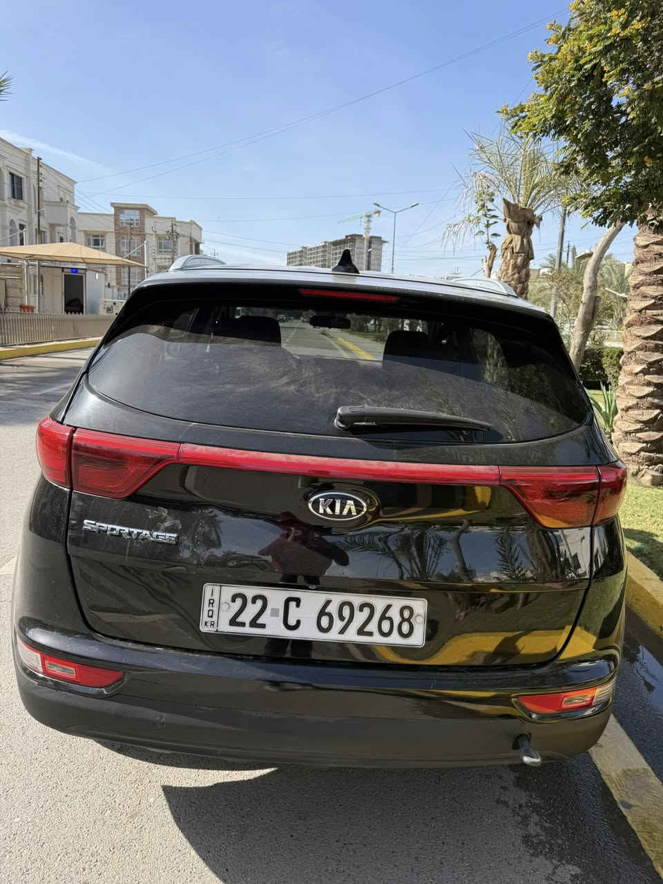 السلام عليكم كيا سبورتج 2019…للبيع او مراوس أقل أو أكثر. حادث خاملغ خلفي وشويه من الباب بدون دواخل وبدون ايرباك ماشيهkm 138. المواصفات محرك 2400 شاشه صغيره كاميرا دواره تدفئه كشنات فور ويل سياره تحكم جهتين ستيرن السعر 148 بيه مجال.   المكان حي العدل          ***********
