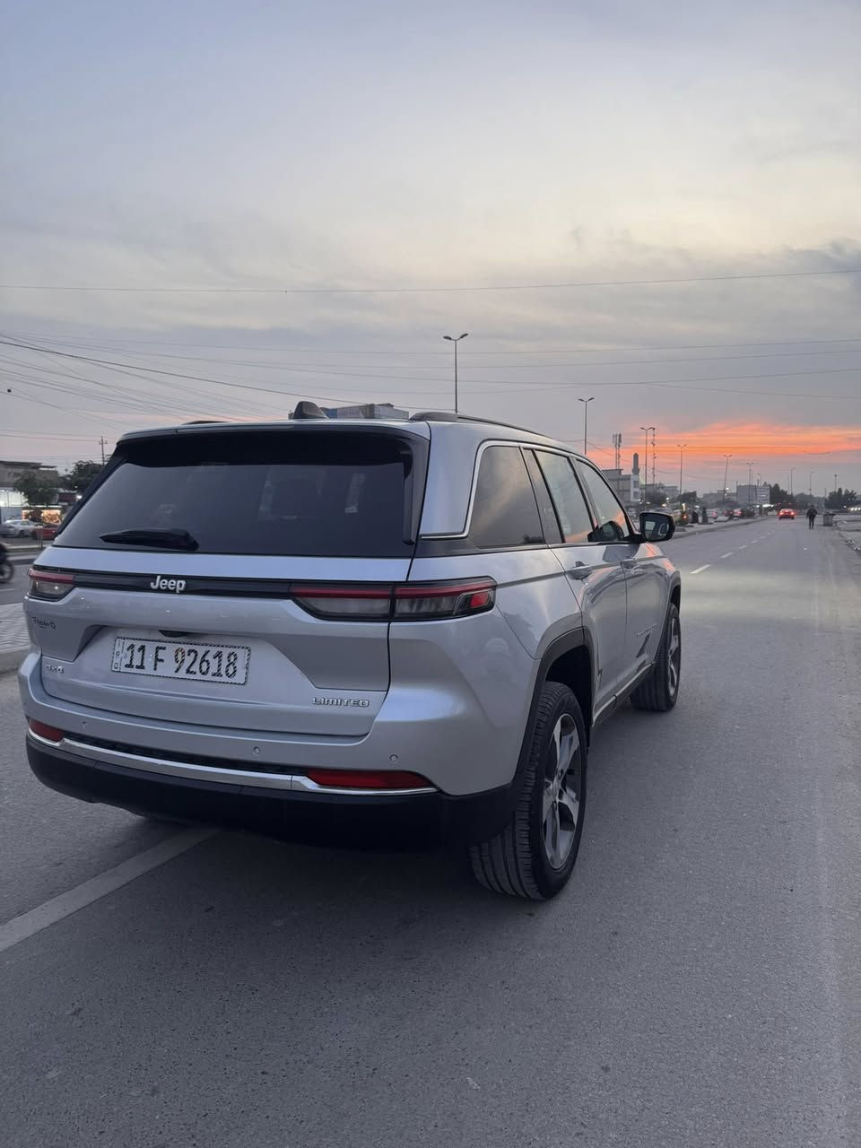 جيب ليمتد 2024 | Jeep Limited 2024
حادثها  قطعتين جاملغ وبنيد  
صور الحادث موجودة 
 السيارة جديده ماشية 4 الاف  وتصليحها درجة اولى 
كامله ومرقمه ومابيها  اي نقص 

 تصليحها بلادي سعرها 30 الف وبيها مجال للشراي 
اي استفسار : 
 واتساب *********** 
مكان السيارة بغداد /البياع
