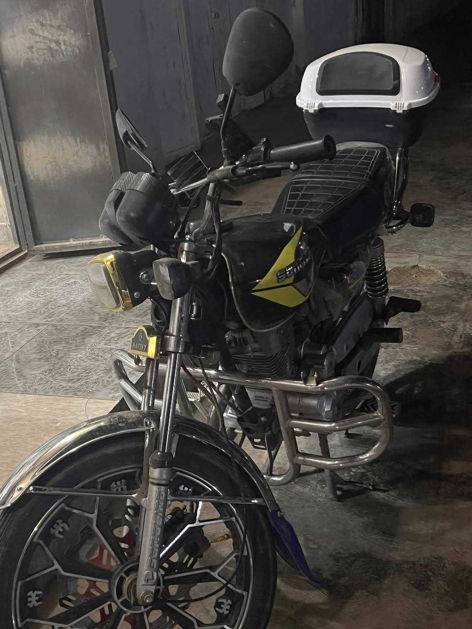 السلام عليكم   من رخصة الادمن 
دراجة سيفان موديل 2024 كلشي بيها شغال اوراقها موجودة محرك 200 بيع مستعجل ب 725 وبيها مجال 
***********
