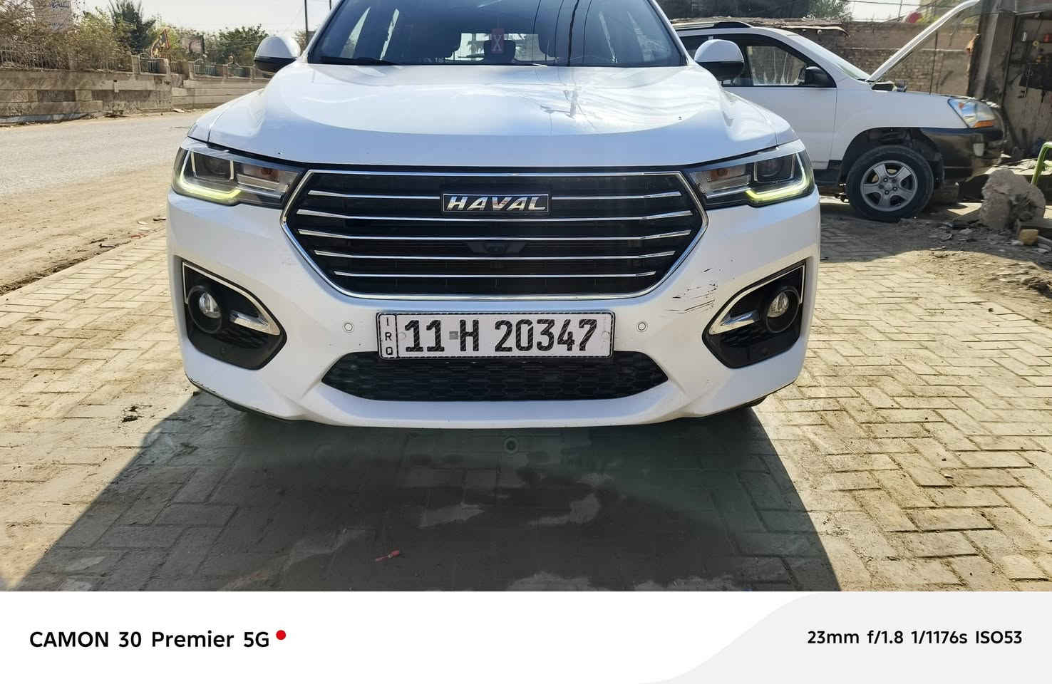 السلام عليكم
سيارة هافال H6 موديل 2021 

فول مواصفات 

بانوراما 

دواخل لون مميز 

وكشنات جلد 

وتحكم ستيرن 

وكامره دواره 

ومودات قياده 

شاشة كار بلي 

السياره مكفول كفاله عامه 

عداد المسافة  100 الف 

مكان السيارة النجف الأشرف

السعر 145$ وبيها مجال 

للتواصل : ***********

