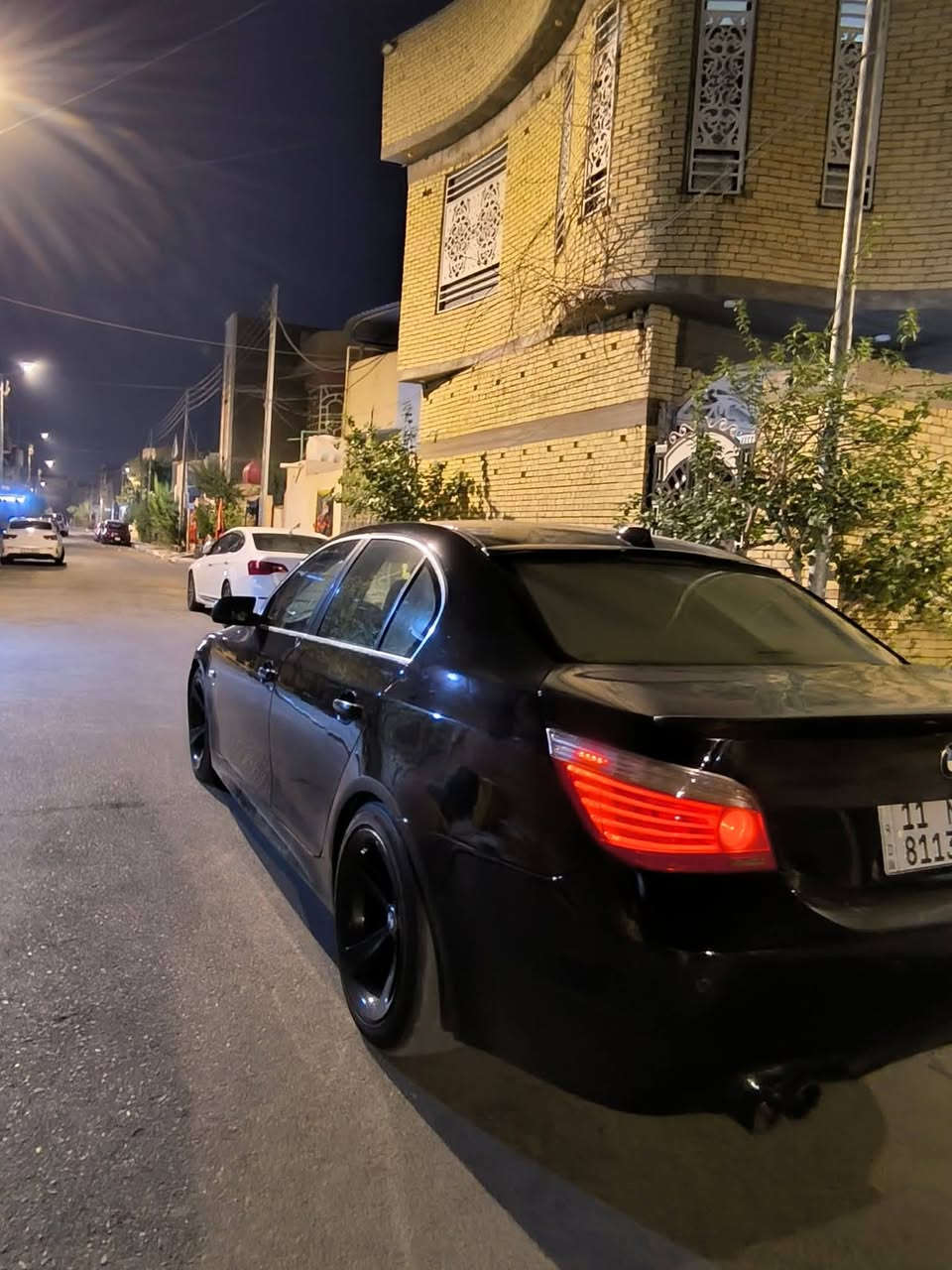 السلام عليكم
ميماتي 525 e60 دبل فانوص رقم بغداد 
سنوية تنتهي 2029 
موديل 2004 لون اسود محدثه ام M بالكامل داخل وخارج
دركه ستيرن M
شفقه M
جنح خلفي M
دشبول حاملة اكواب
وياله تو سايز
 3 بردات أبواب وخلفية
سي دي CD + اواكس
منظومة زنون لد عالي ناصي
حدادة الخلفية عربانة جديدة
الحدادة الاماميه 80%
السيارة بيها كزوز رياضي صوته كلش حلو 
ماي زيتي اصلي 
قايشات جدد بوش Boosh مع رولات جدد
بيها بارد قطعتين  
تبريد قطعتين أمامي وخلفي 
السيارة نصبتها كلش حلوة وبعد احلا من الصور 
السعر 105 وبيها مجال للطيبين 
السيارة بيها كم شغلة بسيطات ينزلن من سعرها ان شاءالله 
مكان السيارة محافظة البصرة
للتواصل رقمي اتصال أو واتساب ***********
