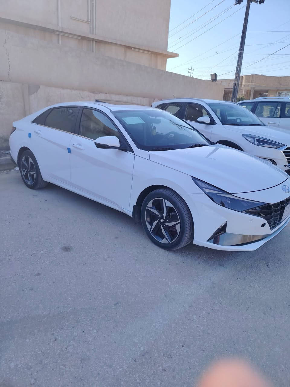 السلام عليكم للبيع النترا 22 وارد كوري الأصلي محرك 2000 ماشيه 100 الف  فول مواصفات 1/1 جاهزه تخم تاير جديد كله جديد سياره بيها بارد باب سائق فقط والباقي كفاله  رقم بغداد مكان سياره بابل اي استفسار اتصل على الرقم ***********
