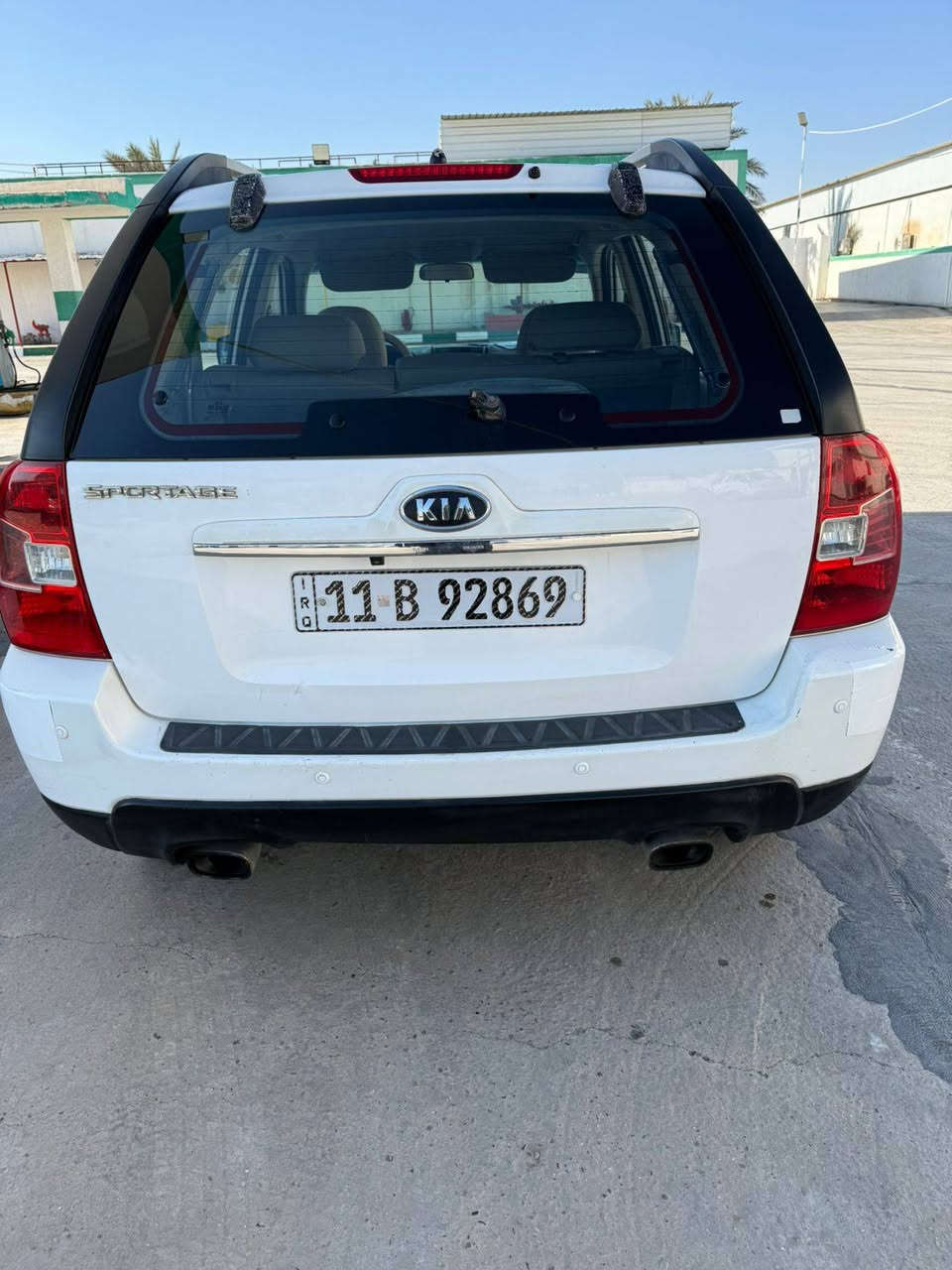 السلام عليكم سبورتج موديل 2009 خليجي رقم بغداد انكليزي تحويل مباشر باسمي. مكفوله من الصبغ والفتح والضربه 

التفاصيل. 
1. حداديه نص عمر 
2.بيه بارد في قليل في باب السائق اثر طخه دراجة 
العنوان كربلاء الحسينيه قرب محطة وقود الابراهيميه 
***********
السعر 122ورقه. وبيه مجال حك الجيه..
