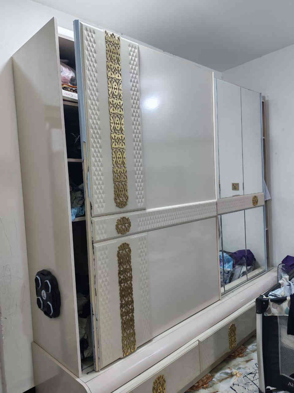 سلام عليكم اخوان غرفه نوم للبيع  تركي 7قطع  
استفسار  اتصل بل رقم +964 782 171 8897
