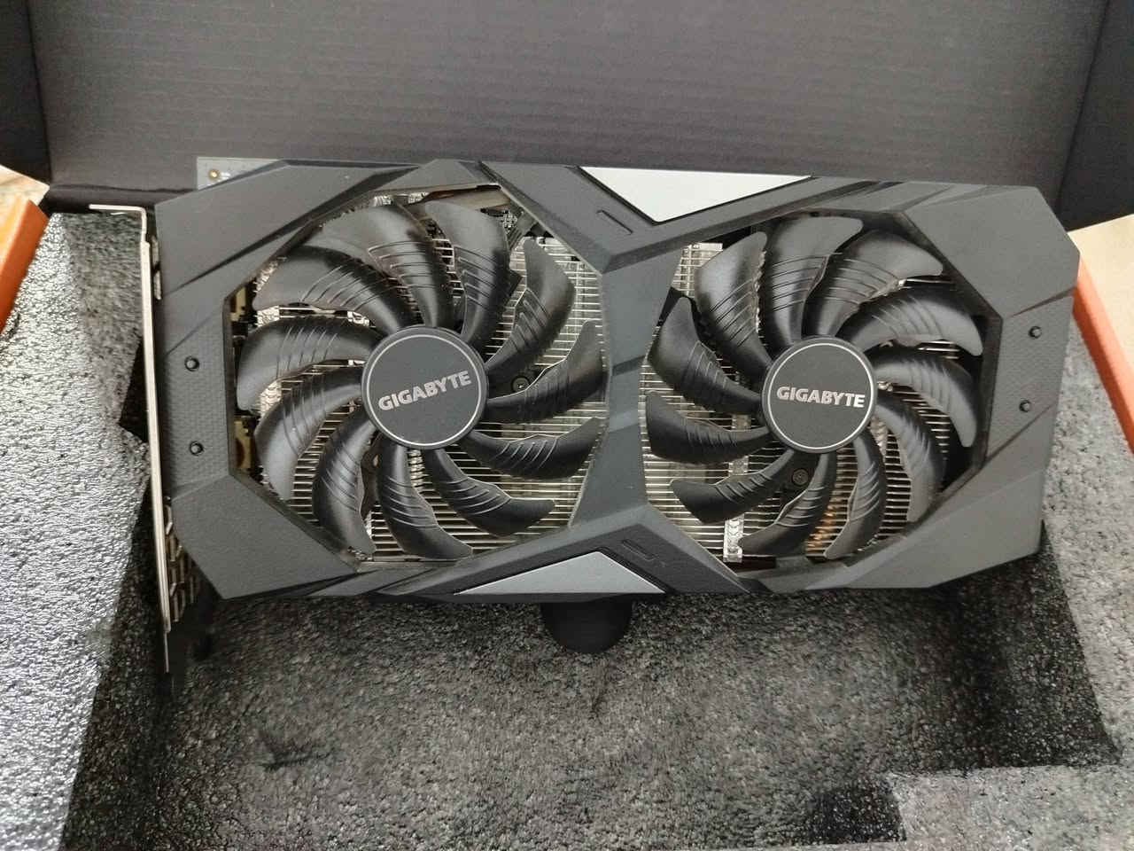 كومبو
بورد ومعالج ورامات ومبرد
B550 mag mortar msi
Ryzen 7 3700x
Ram ddr4 16g 2*8 hyperX Fury 3200
Cooler deep cool
السعر ٤٠٠ الف 
-----
Gtx 1660s gigabyte oc
السعر ١٧٥ الف
-----
Power supply corsair rm 850x
75 الف
-----
Power supply rocket rgp 750w
60 الف
-----
Case deepcool cc60 v2
50 الف
 مع ٣ مرواح ١٢٠
-----
Case Cooler master
٥٠ الف 
مع ٣ مرواح ١٤٠
-----
المكان بغداد الشعب
***********
توصيل متوفر داخل بغداد فقط
