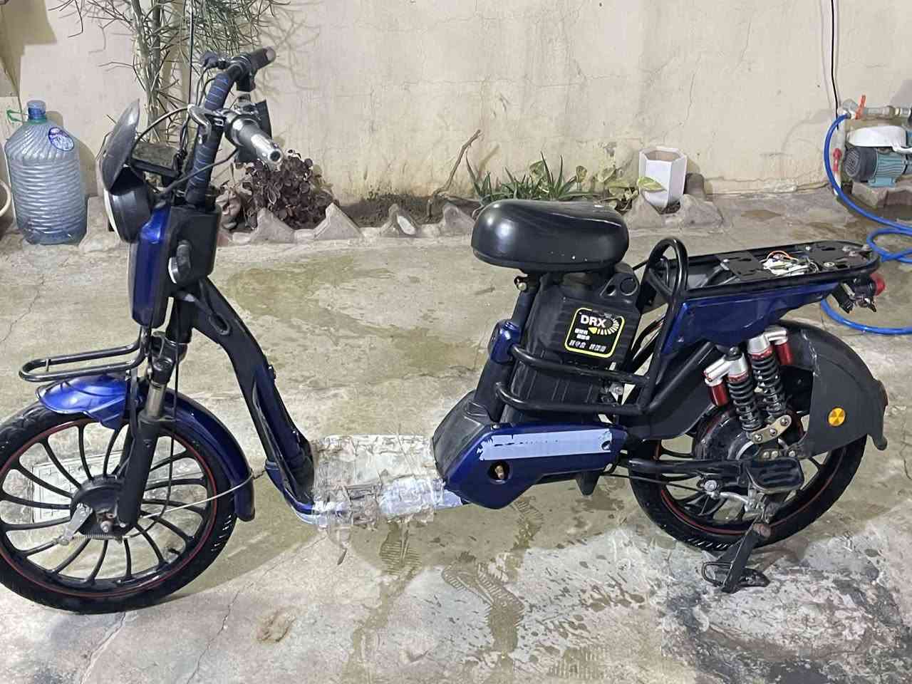 دراجە شحن
شریکە. korea.mr 
مودیل 2024 
حجم 20 
بتاریە جدید 
یستخدم 2شهر  

دارجە کلیش زین 
و سعر مناسب 

ماتوڕ شەحن 
شەریکەیی کۆریا mr 
مودیل2024 
حجمی 20 
4پاتری نوێی لەسەرە
تەنها 2مانگ کاری کردوە  
بەنرخێکی گونجاو 
ژمارەی موبایل 
***********
