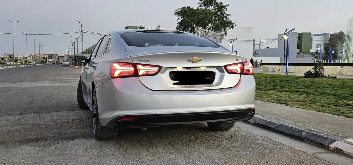 السعر 120$ وبيه مجال
ماليبو  LT. 2020
فول مواصفات  
مكان السياره 
كربلاء 
الراديترات كلها شركه ماكو حماوه حتى ويه التبريد
التبريد قطعتين مناخي 
خلفي امامي 
السياره جاهزه مابيها اي نقص
كير مكينه تبريد كهربائيات  كلها شرط

رقم بغداد مشروع وطني
سنويه لغاية 2027
 السياره باسمي تحويل مباشر
او وكاله
حادثها بامريكا 
جنطة
بشرط السياره مابيها دواخل وشواصي كلها سليمه
مواصفات 
كير اوتوماتيك و عادي 6 نمر AT المرغوب
تشغيل بصمه
تشغيل عن بعد

صندوق بصمه. 
تبرید قطعتين امامي وخلفي
شاشه جبيره ايباد
نظام car play + Android
مسجل Aux USB Bluetooth Cable 
كامره دواره
كوشن كهربائي
سماعات سستم 
اوتو ستوب 
تحكمات ستيرن جهتين
 
لايتات اوتو زينون الاصلي. 
بلاجكتورات ليد
مرايا كهربائيه
مرايا اشاير
نظام تراكشن مانع الانزلاق
***********
