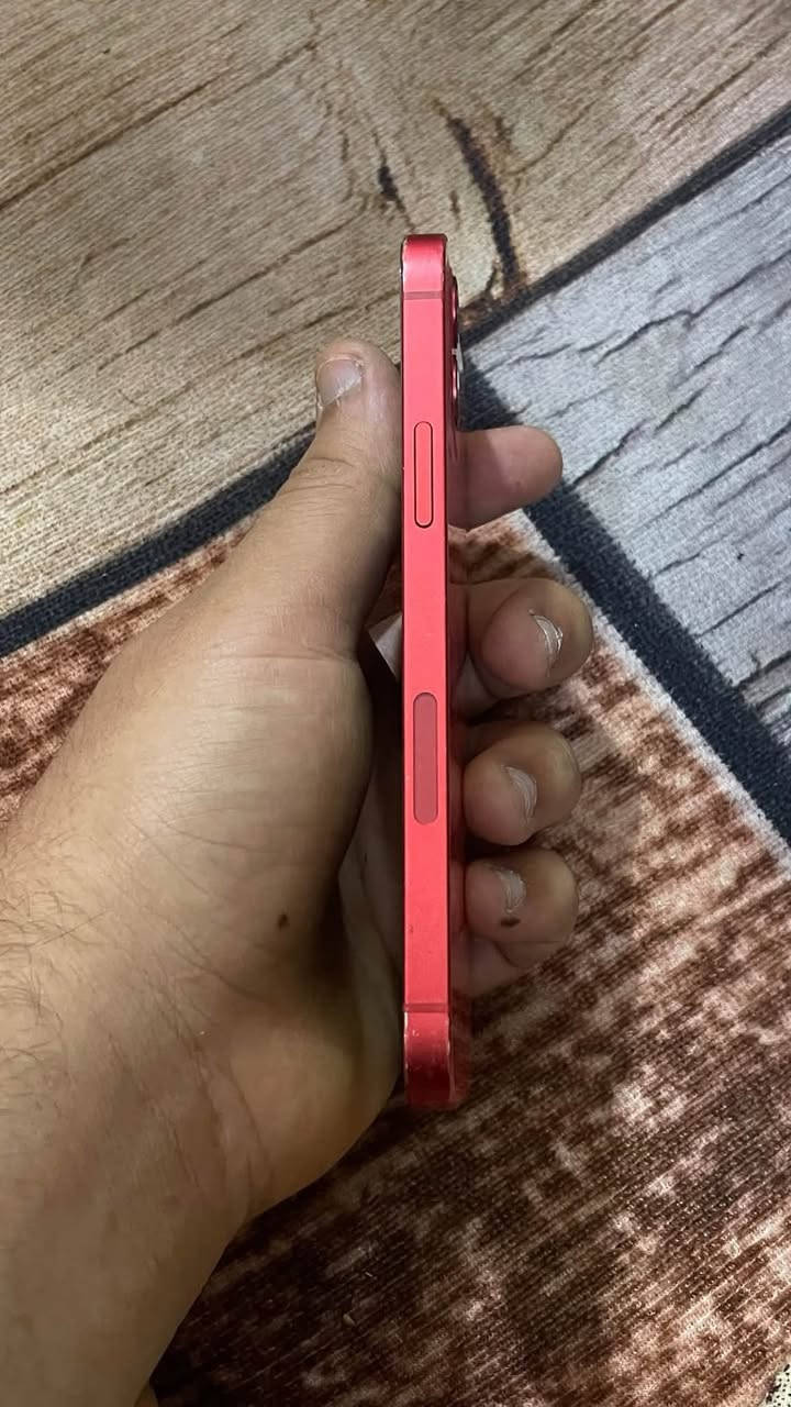 📱 للبيع: iPhone 12 - 128GB (Product RED) ❤️
* الذاكرة: 128GB
* اللون: أحمر (Product RED)
* نسبة البطارية: 74%
* غير مفتوح 
* الجهاز شغال طبيعي وما بي أي مشاكل بالأداء.
* مناسب للاستعمال اليومي والكاميرا والأداء ممتازين.

💰 السعر: ( 350 الف )

📍 الموقع: (ديالى - بعقوبة )

للمهتم يراسلني خاص، والجاد فقط.
⸻
قابل للفحص بأي محل مختص قبل الشراء. ✅


**إذا كنت صاحب هذا الإعلان وتريد حذفه لأي سبب، رجاءا أرسل رسالة إلى الدعم الفني**