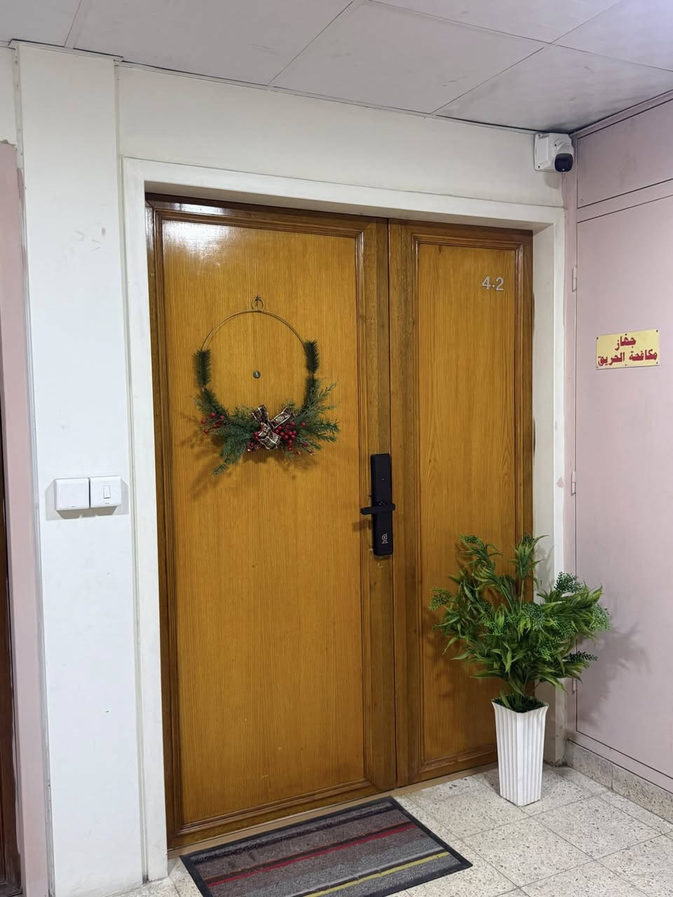 السلام عليكم شقة للبيع بالمجمع الالماني من الشقق الكبيرة مساحة 154  تحتوي  3 غرف وحمامين وصالة ومطبخ 
للاستفسار عن السعر تواصل على الارقام 
***********
***********
