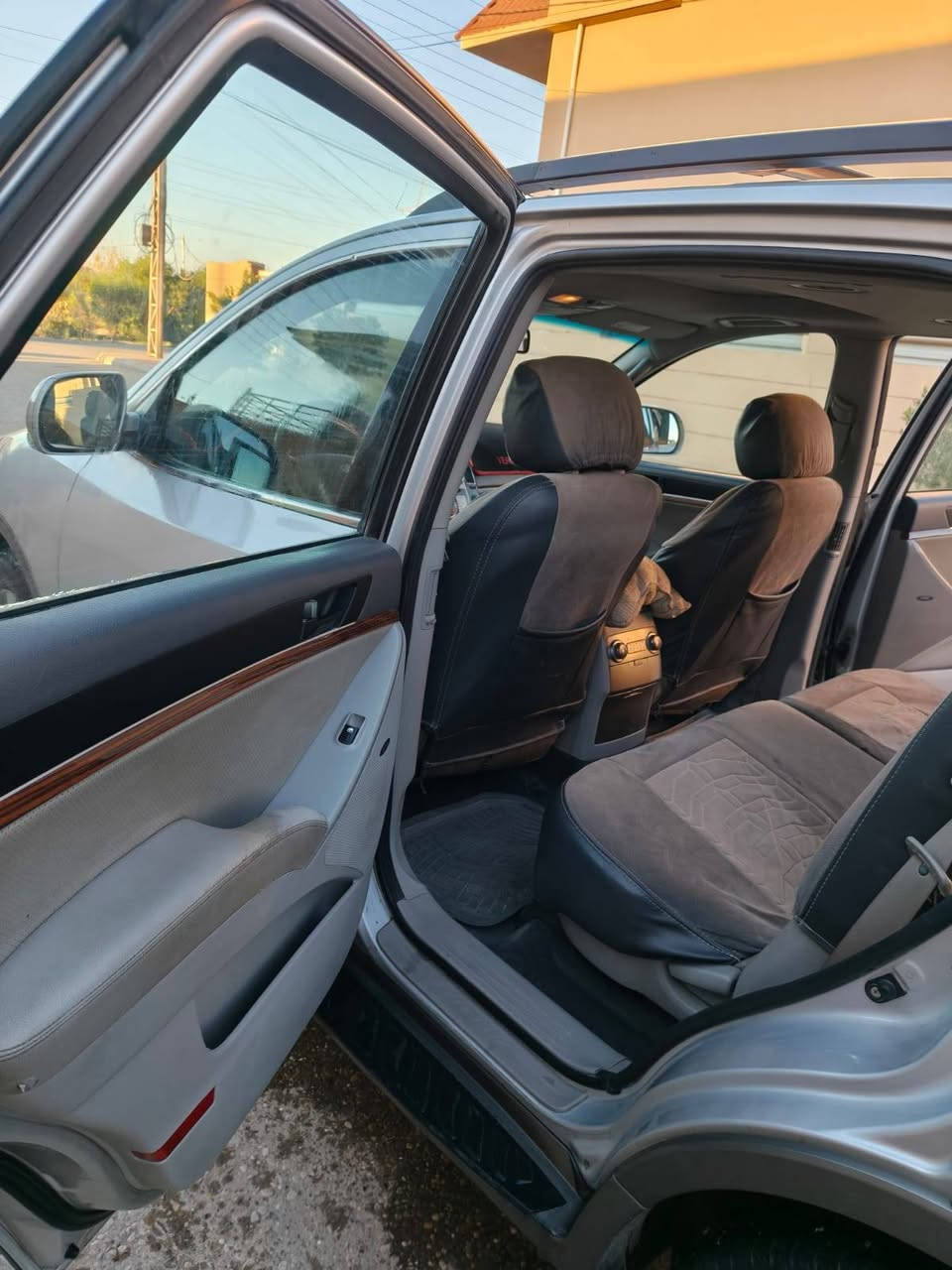 للبيع فيركروز 6 سلندر
رقم صلاح الدين بسمنا شرط التحويل
كرير محرك شرط
بدون صبغ او ضربه
بصمه
تحكم ستيرن
لايت زنون
السعر ١٢٥ وبيها مجال
***********
