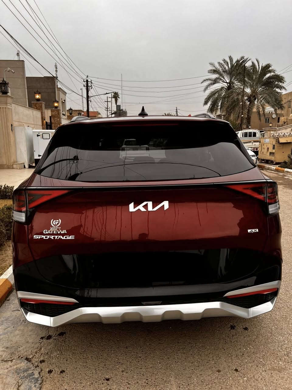 السلام عليكم
سبورتج SX prstage
موديل 2024 
مواصفات/بصمه 
بانوراما 
5 كامرات 360 درجه 
سماعات محيطيه (هارمن)
كشنات تدفئه وتبريد
ستيرن تدفئه
جنطه كهرباء 
تشغيل عن بعد 
شاشه ديجتال متصله مع منضر طبيعي 
كشنات جلد اسود  
كشن كهرباء 
كشن خزن ميموري 
فور ويل 
إطفاء ذاتي 
شاحن وايرليس 
هاندبريك دعمه 
حساسات امامي خلفي 
رادات امامي خلفي 
قطعتين تبريد 
مود درايف 
لايتات LED
بروجكتر LED
محرك 2500 GDI
مانع انحدار 
اتو هولد 
مانع انزلاق 
حادثه شويه من بنيد وجاملغ معدل بارد مع تكحيل  
صور حادث مع منشور 
مكان سياره بغداد الكراده مرقمه بغداد 
*********** 
سعره ٢٣٥ وبيها مجال
