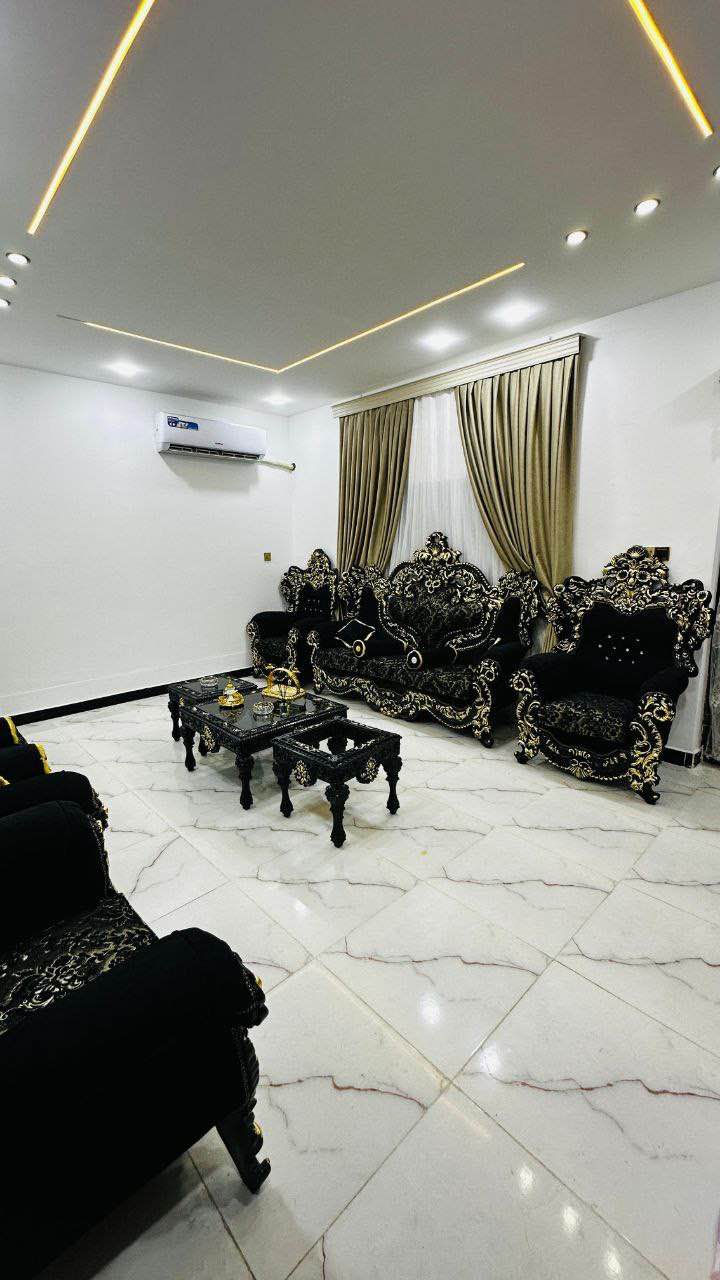 دار_للبيع 🏠
__
⭕️العنوان: اسكان شارع ملعب سفير الخماسي خلف مدرسة بيان الحق ابتدائيه ⭕️

⭕️يقع الدار على شارع 20m⭕️

⚪️طابو صرف 

  ⭕️مساحة الدار: 255m واجهه 12.5⭕️

▪️للاستفسار اكثر الاتصال على رقم صاحب الدار

***********
***********📱

♦️الدار يحتوي على:
____
⭕️غرف نوم عدد 2
⭕️صالة عدد 2 
⭕️مطبخ 
⭕️مجمع صحيات2
⭕️استقبال 
⭕️كراج

⚜️إليكم تفاصيل الدار:
___

⚪️بناء طابوق  9 انج  
⚪️الارضية مرمر تركي 
⚪️منضومة كاميرات مراقبة
⚪️الابواب تركي 
⚪️جبس بورد  + سحبات 
⚪️ديكورات بديل الخشب  
⚪️الدار مجهز  خط مولد 
⚪️ماطور ماء + خزان ماء + سخان+  مغاسل

▪️للاستفسار اكثر الاتصال على صاحب الدار

📱*********** ديوانية, القادسية
