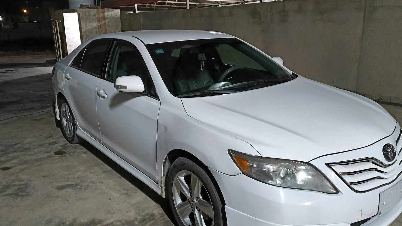 السلام عليكم للبيع كامري موديل 2010 se وارد أمريكي سبورت ضررها قطعتين صبغ محرك 2500 الكير بي خربطه ابيع كايم السنويه لل 29 شرط التحويل والغرامات السعر 89 وبيها مجال مكان السياره العلم للأستفسار اتصل ***********
