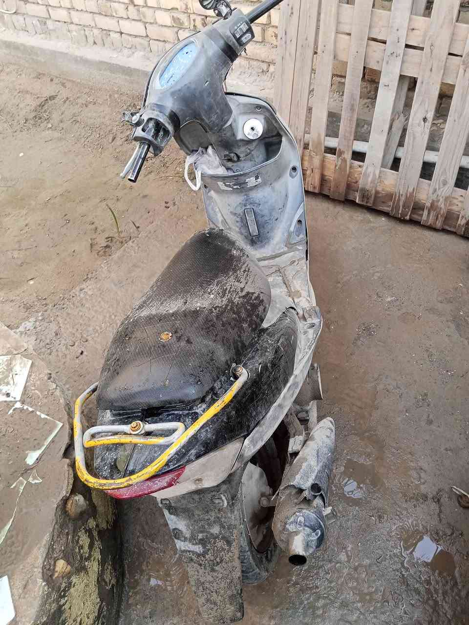 السلام عليكم دراجه ماكس منغولي للبيع
 
الدراجه كايمه ونقصه كهربائيات 

مكاني/حله/بابل/البكرلي
 
السعر{210} وبيه مجال

التواصل خاص او اتصال ع هذ الرقم{***********}
