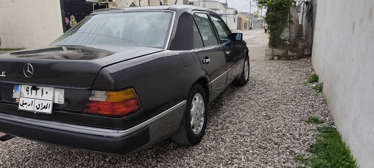 السلام عليكم مارسيدس دب للبيع موديل 1991 رقم اربيل شرط تحويل وغرامات محرك بطه 2ونص VVTT
كشنات جلد 
 شاشه كاميرااا
 مال جناي
السعر 49 وبيهه مجال قليل فقط للشراي
للتواصل العنوان كلار. ***********
