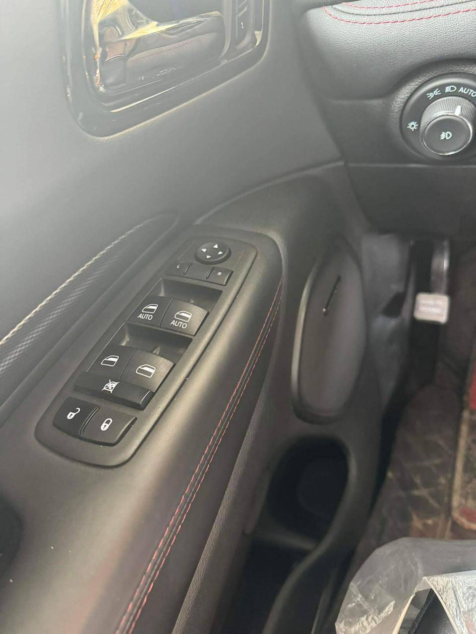 دوج دورنكو موديل 2022
فئة سيارة  (  R/T.  (TOW N  GO  

محرك V8. 5.700. 

السياره رقم أربيل انكليزي

كزوزت SRT.صوته.

فجوج بريمبو اصلي امامي 6 بستم امامي وخلفي 4بستم. 

اكسل SRT.  ويل 20 انج SRT صدر مالته كله SRT. دفيوزر SRT. لحية أمامي SRT 

 دبلات. كهربائي اصفر  SRT وسياره كله تزويد مالته بلادي مل شركة

الـمـواصـفـات فول 1/1

‏‎*شاشه كبيره  ابل كار بلي تحكم في ايعازات

 سياره كشنات خلفيه مع شاشات

‏‎*صندوق كهرباء 

*فور ويل درايف 

*تبريد قطعتين 

‏‎*  رادار جانبي

‏‎* كشنات كهرباء منفصل Vib  

‏‎*رادار خلفي

*رادار أمامي 

‏‎*مثبت سرعه

‏‎*خزن ميموري في كشنات

‏‎*كشنات تدفه 

‏‎*كشنات تبريد

‏‎*كشنات جلد كنتاره اسود بلادي مل شركة. حضن

‏‎*نضام eco

‏‎*ستيرن كهرباء 

‏‎*ستيرن تدفه

*شفتات ستيرن

‏‎* سستم صوت متكامل  Harman /Kardon

‏‎*نظام تزحلق. 

*نظام قطر 

‏‎*هوك خلفي كهرباء

‏‎*شاشه دجتل 

‏‎*واي فاي داخل سيارة

‏‎*لايت زنون متحرك مع الاستيرن  + اشارة ليد +بلاجكتور. 

‏‎*اكامره خلفيه دواره معه استيرن 

‏‎*جام اوتو 

‏‎*حساسات خلفي و امامي 

‏‎*انضمت قيادة SPORT. TRACK. SNOW. TOW

‏‎*واشاير بل مري 

*نظام النقطة العمية 

*شحن لاسلكي 

وبعد هواي مواصفات مااكدر اعددهن ..سعر 38000

تخم تاير برلي جديد ستوني شديته...***********..
