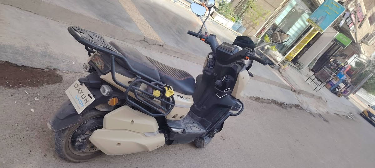 دراجه شحن دايون ليثيوم فول موصفات مثبت سرعه دبل اشاره تمشيك من ٧٠الى ٨٠ كيلو ماشه الف وشويه مكان كراده *********** السعر ١٢٥٠
