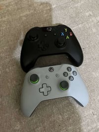 اكس بوكس وان فات ملحقات كاملة جوستيك 2السعر 130 وبي مجال الرقم 0775253...