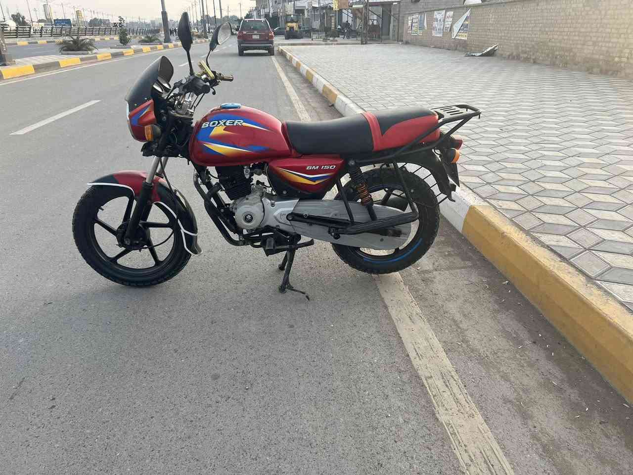 سلام عليكم
1350 قفل 1300 
بوكسر 2020 دراجه مثل بصوره وحلئ مرقم نكليزي ديالئ شراي اتصل ودلل
***********
