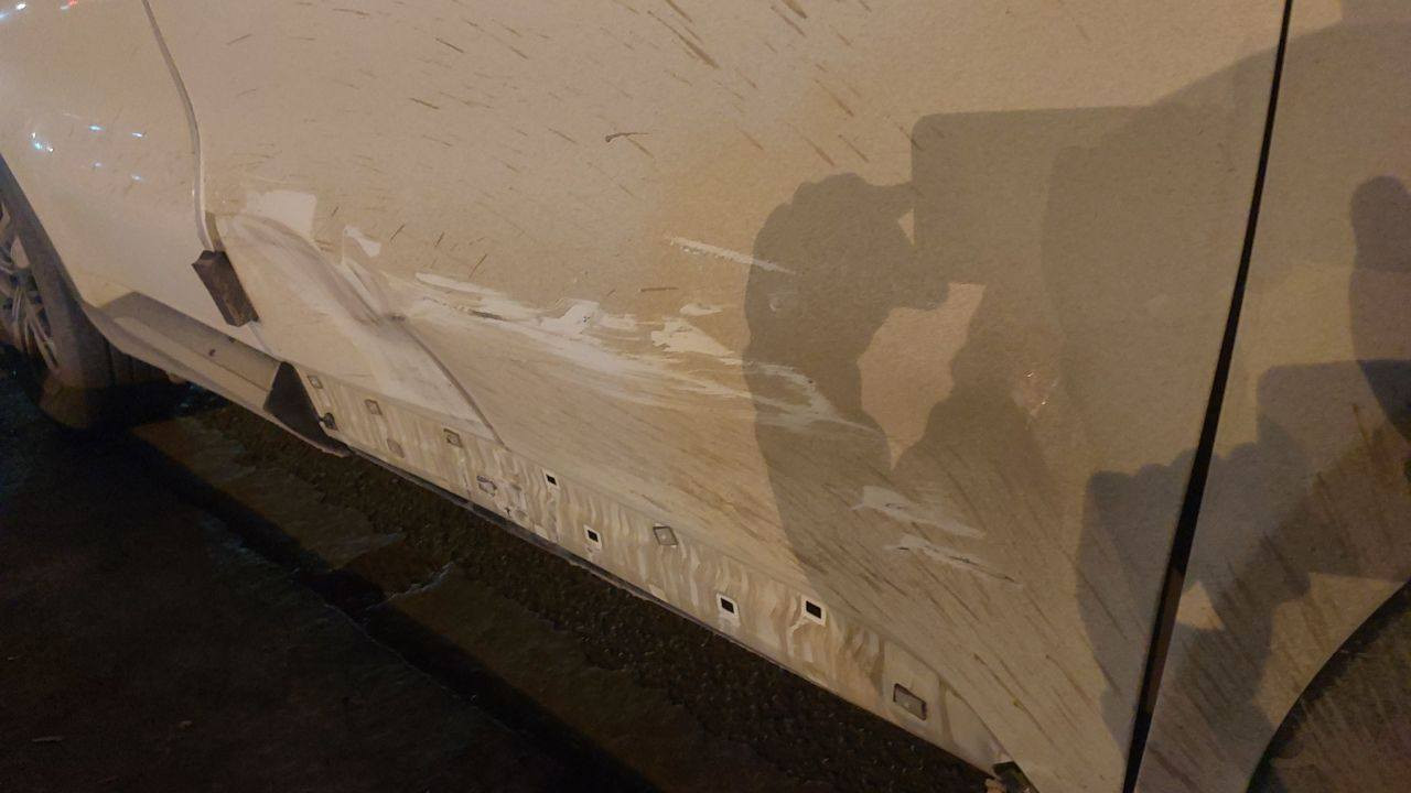 السلام عليكم سورنتو 2021 فول مواصفات 1/1 للبيع ماشيه 89 قابل للزياده السياره بيها ضمان شركه اي عطل تصليح مجانا بالشركه 
السعر : 295 $ وبيها مجال بسيط  رقم بغداد تحويل ثاني يوم 
السياره مكفوله عدى بارد وتكحيل بسيط باب الصدر بدون صبغ 
صور الحادث موجود قبل التعديل 
الاتصال / ***********  واتساب 
المواصفات .......
4 كاميرات + حساسات 
مري شفط 
ترحيب 
بانو راما 
6 سلندر 
فور ويل 
هاند بريك كهرباء 
كير موس 
كاميرات بالدشبول عنده فتح الاشاره يمين ويسار 
داخل جلد 
كشنات تدفئه تبريد 
كشنات كهرباع 
مكانات شحن بالكشنات 
وشحت واير لس 
٣ قطع تبريد 
بردات خلفيه 
واكو اهواي مواصفا بيها .....
