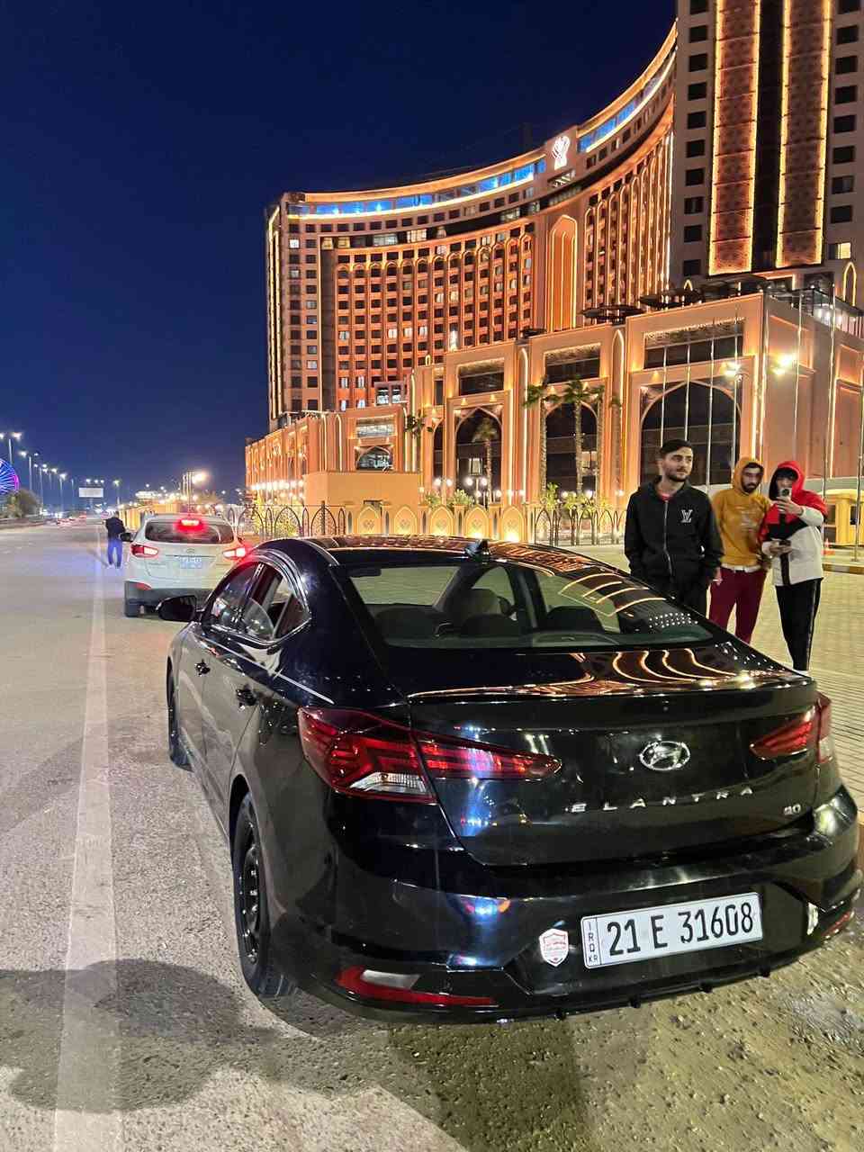 *للبيع هيونداي النترا 2019 وارد امريكي* 🇺🇸 *نظيفة*

*المواصفات:*
1.  *المحرك*: 2.0L GDI 147 حصان - مكفول مكينه وكير وتبريد
2.  *الكير*: اوتوماتيك 6 سرعات 
3.  *الفئة*: SE / SEL ستندر - سويج عادي بدون بصمة + بدون فتحة سقف
4.  *الموديل*: 2019 فيس لفت الشكل الجديد
5.  *اللون*: اسود ملكي
رقم سليمانيه جديد 
7.  *المواصفات*: 
    - شاشة 7 انش لمس + Apple CarPlay + Android Auto
    - مفتاح سويج عادي + 
    - مكيف عادي او ديجتل
    - كاميرا خلفية + حساسات خلف
    - نظام امان كامل SmartSense: بريك اوتو + نقطة عمياء + محدد مسار
    - 7 ايرباك + ABS + نظام ثبات
    - جنط حديد 15 اصلي
8.  *الحالة*: السيارة نضيفة جداً، 

*السعر: 122ورقة* مجال للشراي الصادق 
*المكان*: بغداد 
*للاستفسار اتصال ***********
