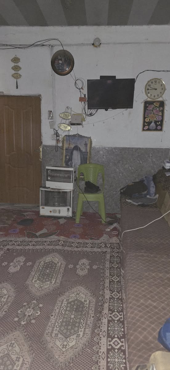 ١٠٠متر ب٢٧مليون  عنوان الدار النجف الأشرف كوفه شارع شهيد قرب صوره الوائلي  تجعيب وبناء بلوك عكاد  يجتوي على غرفتين نوم صاله مطبخ صحيات استقبال  عنوان المكتب الكوفة شارع المعمل قرب شارع المطار القديم مجاور صيدليه بلال مقابل صيدليه زحل جوار شارع سيد حبيب 
***********
***********
