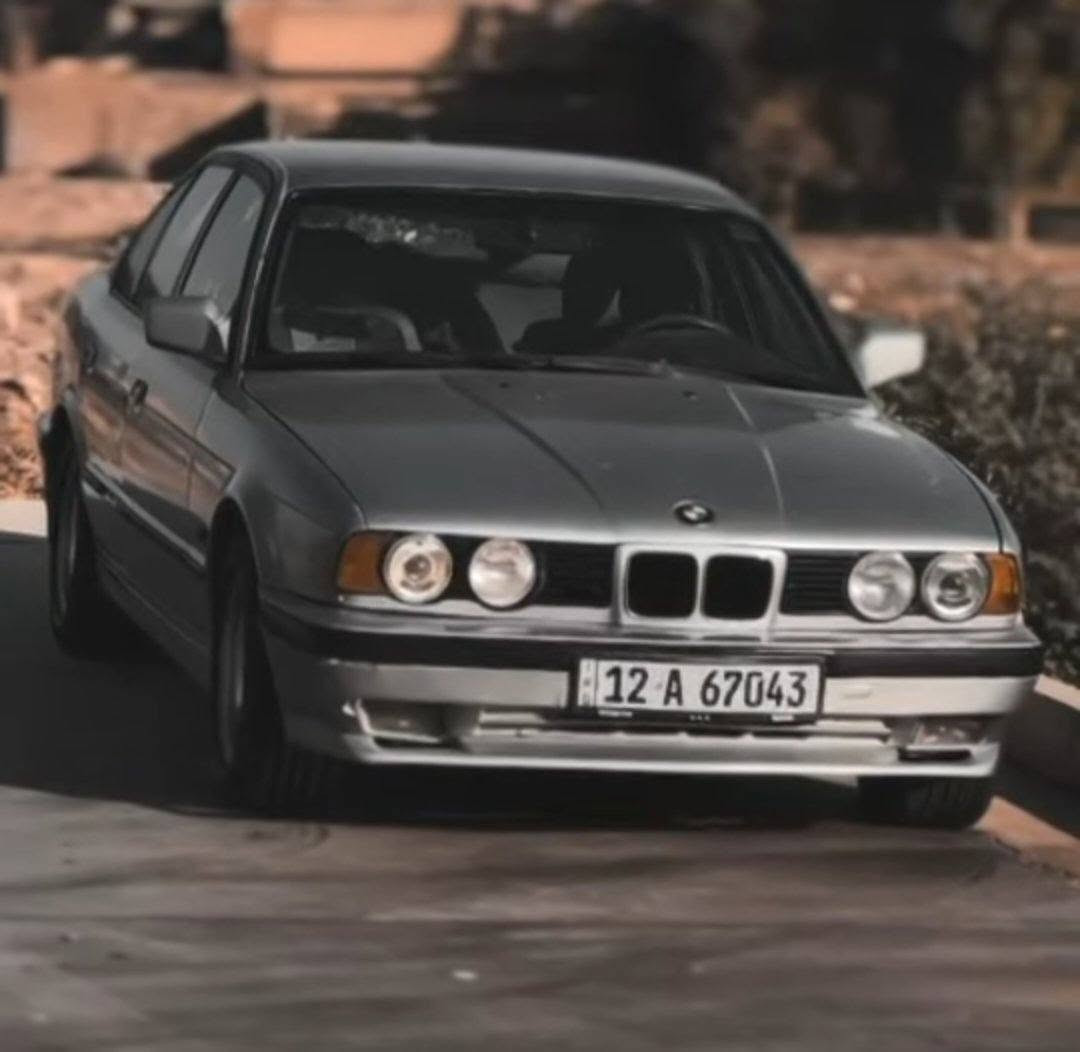 BMW 1990 
محرك كبس كير اوتوماتيك للبيع او مراوس 
.تخم تايرات جديد صبغ جماليه استفسار خاص


**إذا كنت صاحب هذا الإعلان وتريد حذفه لأي سبب، رجاءا أرسل رسالة إلى الدعم الفني**