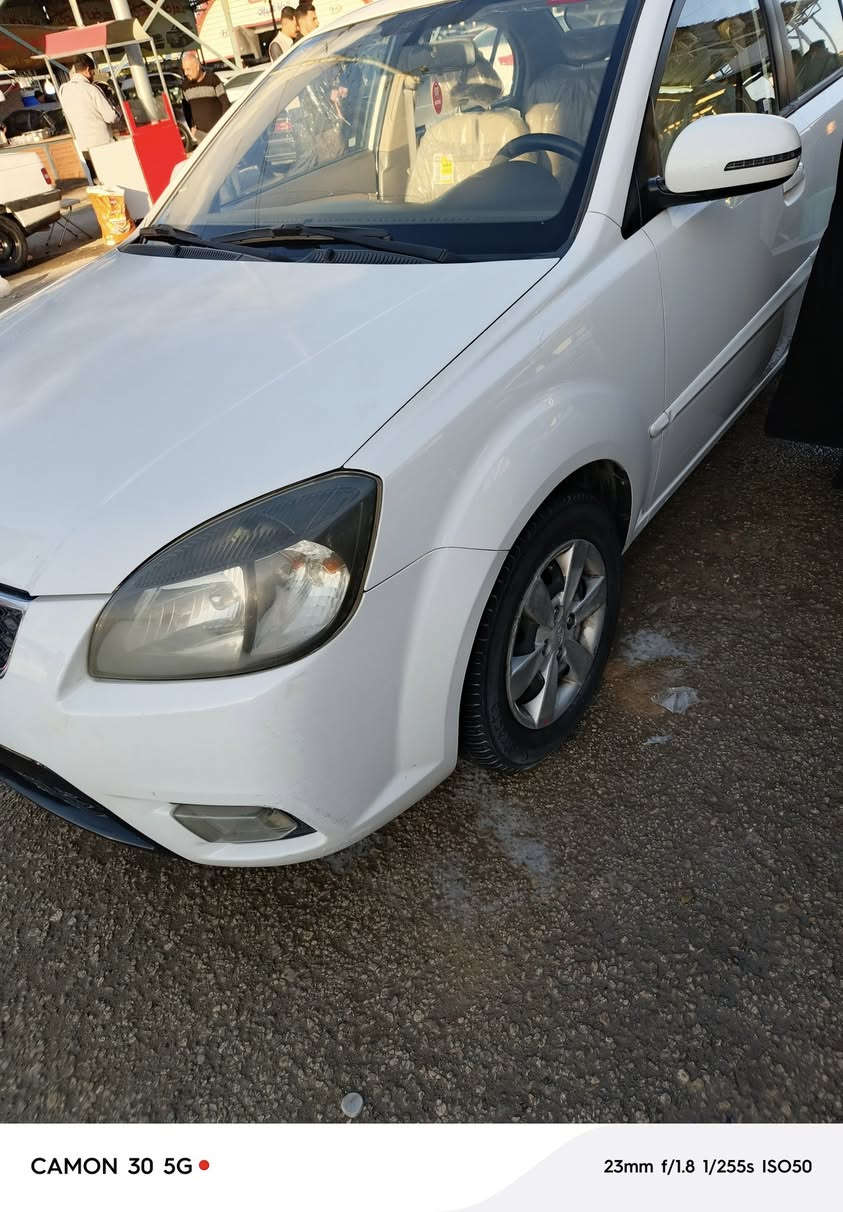 كيا ريو 2012 رقم شمالي سنوية نافذه على وضع الشركة كفالة عامة حتى الدعاميات محرك 1600اصل مكانها نجف الاستفسار ***********
