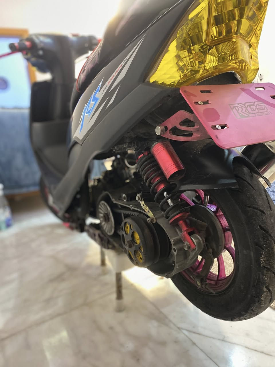 سلام عليكم دراجه ماكس مزود كلشي بيه مزود من التاير للتاير كلجات اصلي بوشه ٥٨ كلشي بيه شغال دراجه شلعه معدل تخبل قبق فلاوين وياله سبايدر قاعدة دبلات كله كرزي السعر ٨٠٠وبيه مجال رقم *********** مكاني كربلاء حي العسكري
