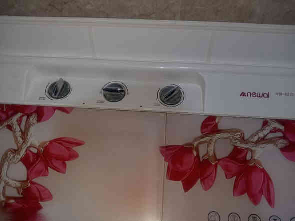 السلام عليكم للبيع غسالة بس النشاف يشتغل ( ابيع كوم حديد ) السعر ٣٥ وبيها مجال حك  العنوان الحيانية دور شرطة شارع القائد ***********
