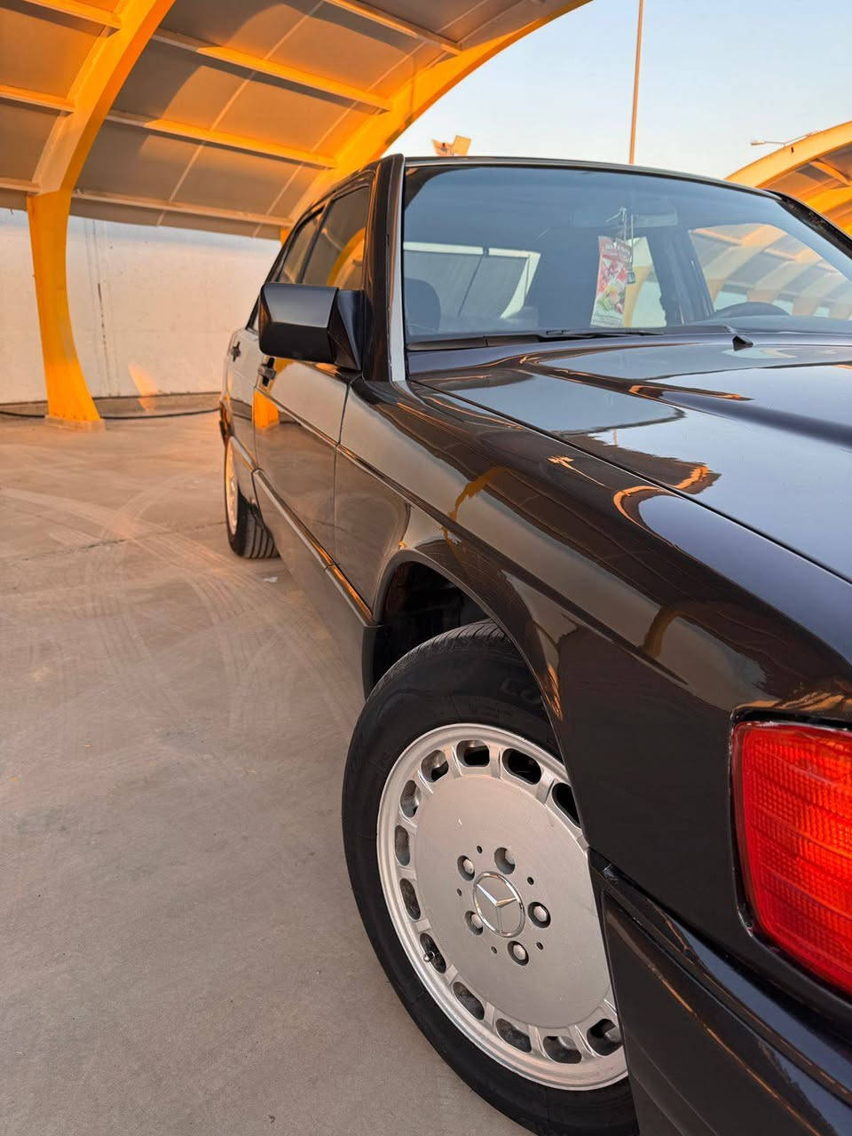 مرسيدس حجم 190موديل 1991 صبغ عام للجماليه كير ومحرك ونجي 2400 تبريد وتدفئه صدر جديد وطخم تايرات جديده كهربائيات كلها شغاله وكير ومحرك شرط سنويه باسمي وهزه وبراد ورقم جديده شرط تحويل ووكاله سعرها 62 و بي مجال والشراي يخابرني وهذا رقمي *********** ويدلل كركوك, العراق
