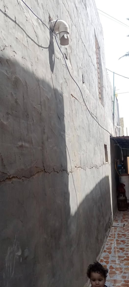 بيت للبيع طابو زراعي سند 25 المساحة 300م الواجه 15 والنزال 20م العنوان الحمزة الغربي شارع علي قماره يوجد فيه غرفتين نوم وصاله واستقبال ومطبخ وصحيات داخلية وخارجية وكراج سيارة وحديقة الاستفسار الاتصال على الرقم ***********
