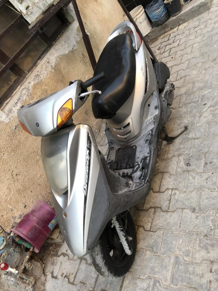 دراجه بريز مكفوله كفاله عامه كفرات كله مختمه ختم واحد ويه الامكينه  اي نقص مابيه لايت اشاير هورن سلف هندر كله شغال كابريتر اصلي بعدهي ملحه دراجه كيج بانزين سرعه كله شغال الكان الحريه الاولى السعر 650 وبيه مجال ***********
