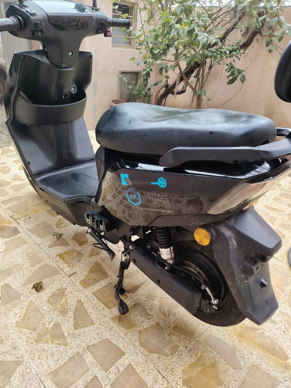 السلام عليكم 
مكلف بالنشر
ماطور شحن للبيع واقف بيه فقط بطاريه وحده وتوصل عل هذ رقم ***********
