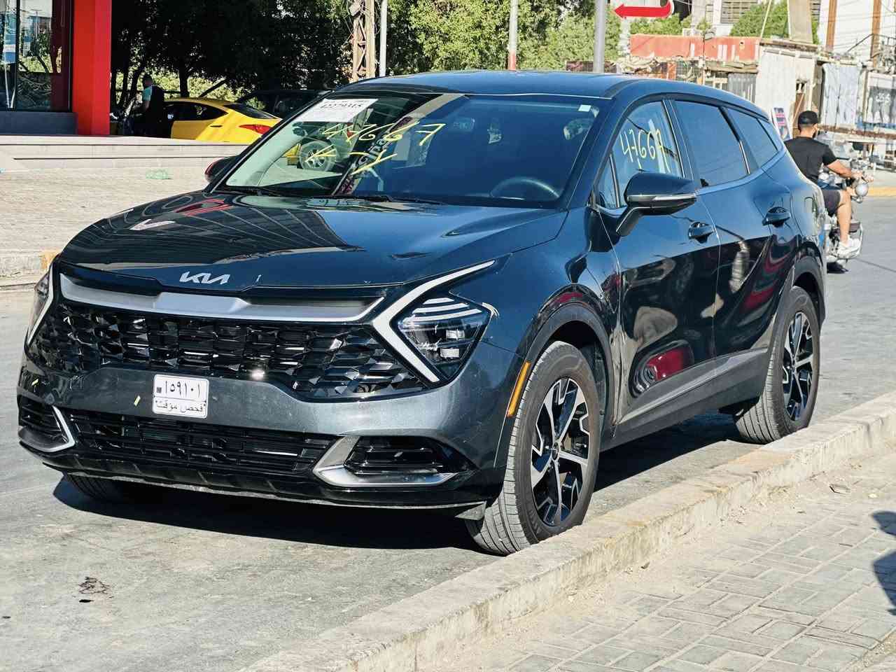 سلام عليكم
سبورتج 2024 وارد امريكي 

الضرر چاملغ بارد وبنيد مبدل نفس لون  (ضرر أمريكا )

السياره نص فول 

بصمه 

رادار 

حساسات خلفيه 

كشنات جلد

لون فيلي 

 كشنات كهرباء 

تحديدي مسار 

رقمً فحص موقت 

ايرباك درگه 

السياره كلشي مابيها نقص 

السعر ١٩٥$ او بيها مجل للشراي 

مكان السياره بغداد الزعفرانية 

رقم الهاتف ***********
