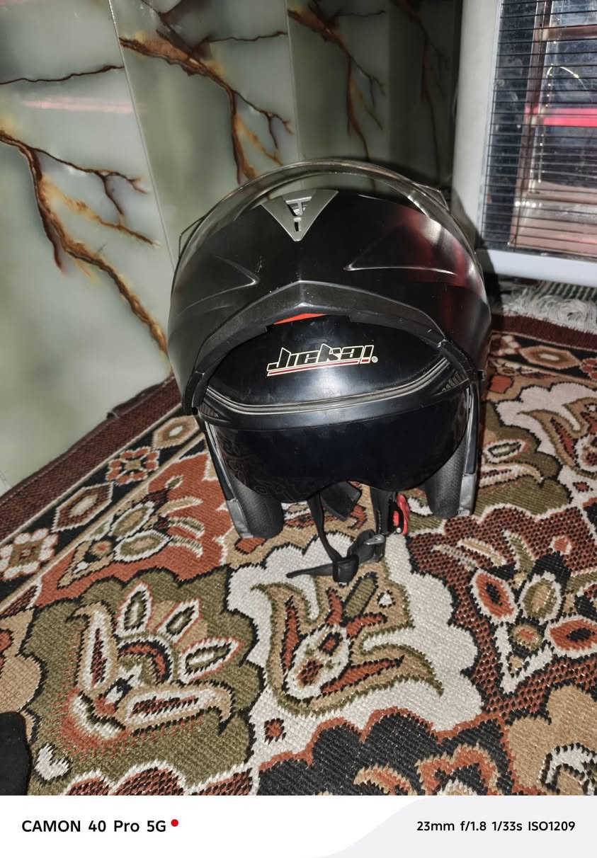 سلام عليكم هاي الخوذه رايدها ب 50 وبيها مجال مكاني بغداد حي النصر  رقمي ***********
