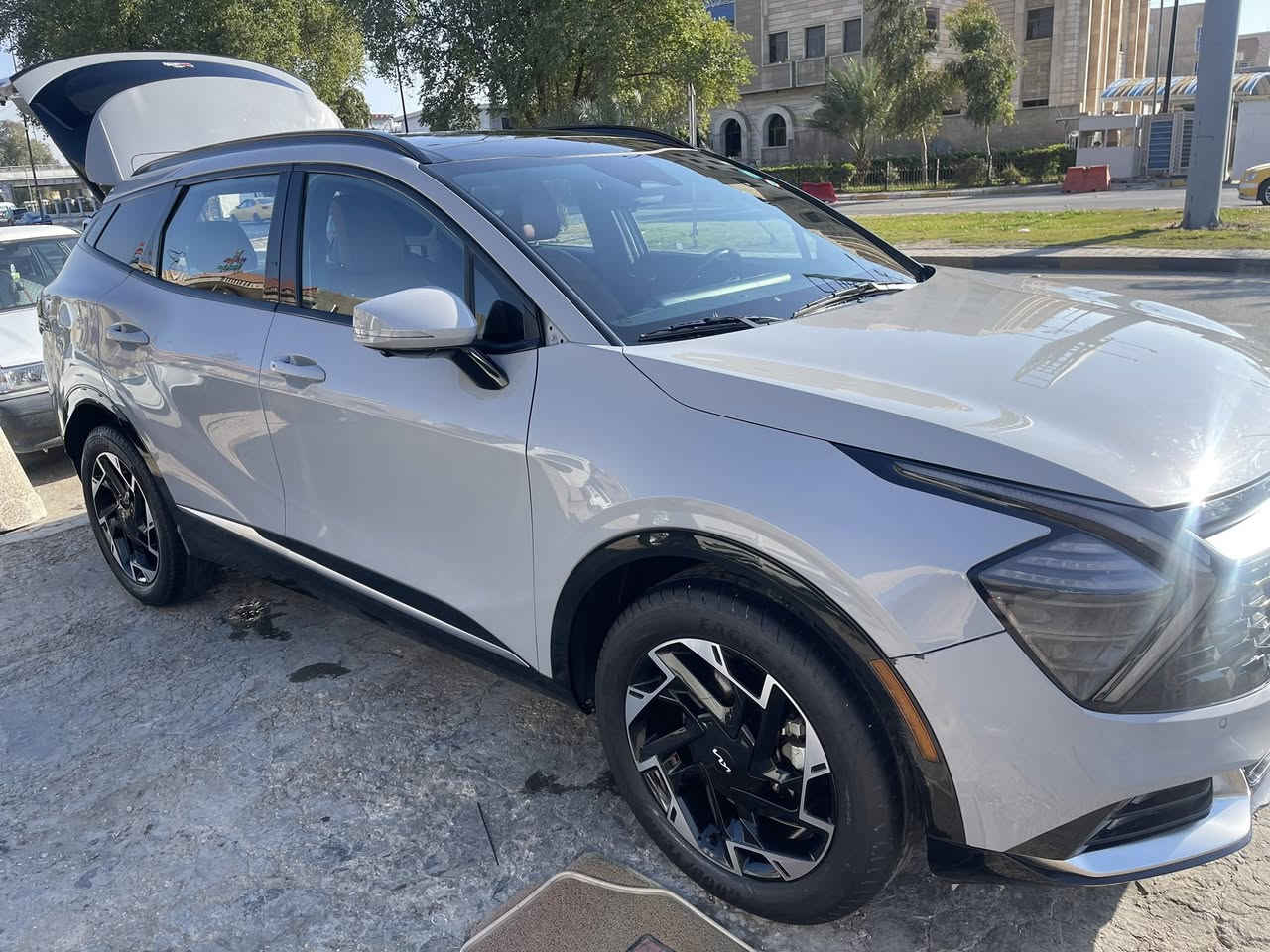 ماكو هيج سعر هيج مواصفات
كيا سبورتج (برستيج) 2023
الون اسمنتي داخل احمر 
وارد امريكي كلين بدون قطرة صبغ بدون ايرباك بدون بارد بدون طخت جاكوج ولا اي شي 
مواصفات 
راداد 360
كامرات 360
حساسات 360
كسنات تدفئة وتبريد 
فور ويل 
فتحة بانوراما الاخير تنفتح
كشنات كهرباء سايق وبصف السايق 
صندوك كهرباء 
رقم بغداد 
سيارة نظيفة حلوه ما بيها اي نقص 
حادث السيارة مازده مبدل اصلي مبدل سباك دعاميه نفسها راجعه بدون صبغ بدون ايرباك
السيارة ماشية 65000 قابل زيادة
سيارة سعرها 245 وبيها مجال بسيط حك الجيه
رقم صاحب السيارة ***********
