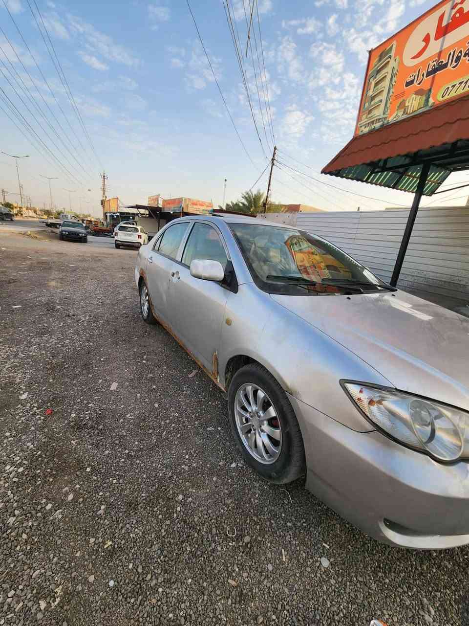 سلام عليكم 
بيوايدي للبيع 2013 السيارة خير من الله محرك مسيبوشي 
السيارة حدادية جديده 
تخدم تاير جديد 
ادامة كاملة كلها جديده 
السيارة جانت بيها خيسات وكلها عمرتهة يحتلجها بس معجون وصبغ ب 150 الف خلصت فلوس وماسويتهن
السيارة بسمي مكان السيارة بغداد المدائن 
متواجد واتساب 
***********
