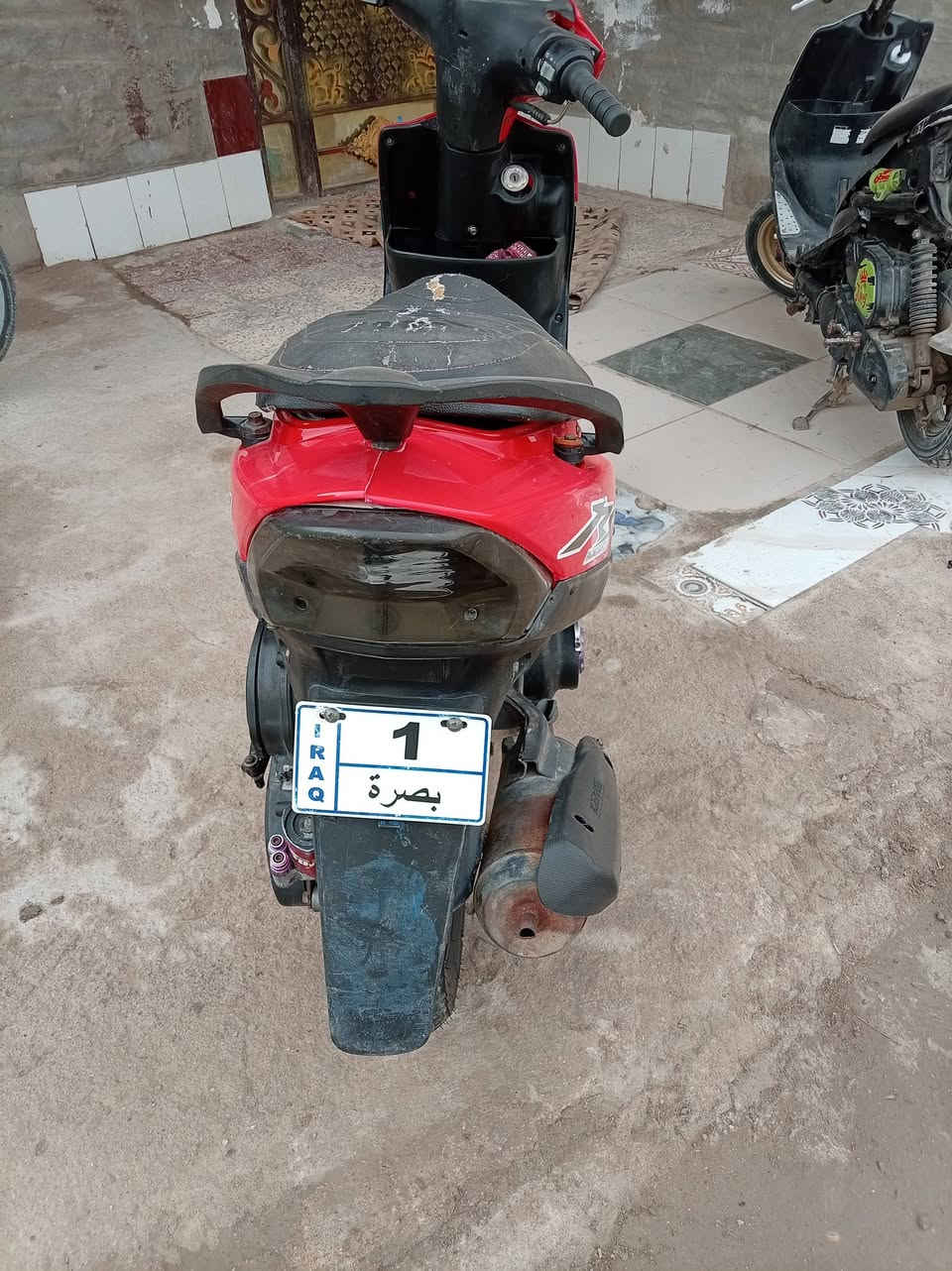 السلام وعليكم دراجه ماكس عدله
للبيع مفتوحه مبدل بس ولفات مره وحده مكينته ناعمه 
سلف هندر اشاير لايت كلها شغاله هاذ رقمي راسلني وتدلل ***********مكاني قرنه سعر 675 بيها مجال رجائن لموشراي لا يراسل ولا يكسر بسعرها
