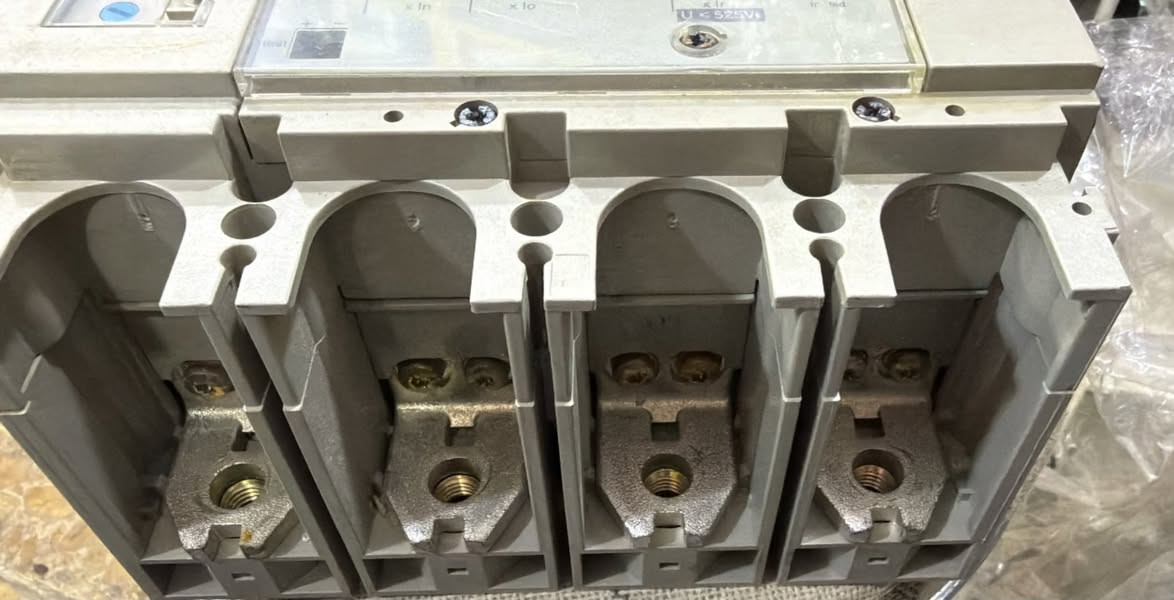 السلام عليكم يتوفر قاطع Mg باله اصلي 400A/630A أتواصل ع رقم واتساب ‭***********‬
