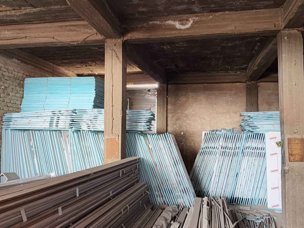 على بركة الله 🤲🤲🤲🤲.                                      تم وصول حشوه بكافه الاحجام والالوان                          العنوان النجف الاشرف حي الحرفين.                               📞📞***********
