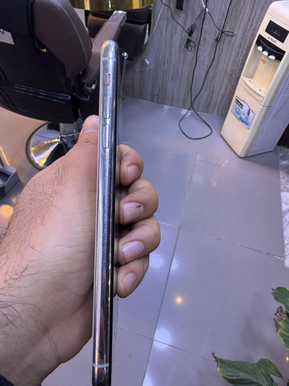 السلام عليكم ١١برو ماكس مبدل شاشه مو اصليه او بطاريه او الرجاج ساعه يشتغل ساعه يطفه سعره ١٦٠ ألف مكاني بغداد المنصور ١٤رمضان رقمي ***********
